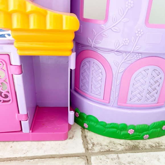 Dora the Explorer Castle nearly 2 feet tall 7 room Secret Door - Picture 4 of 13